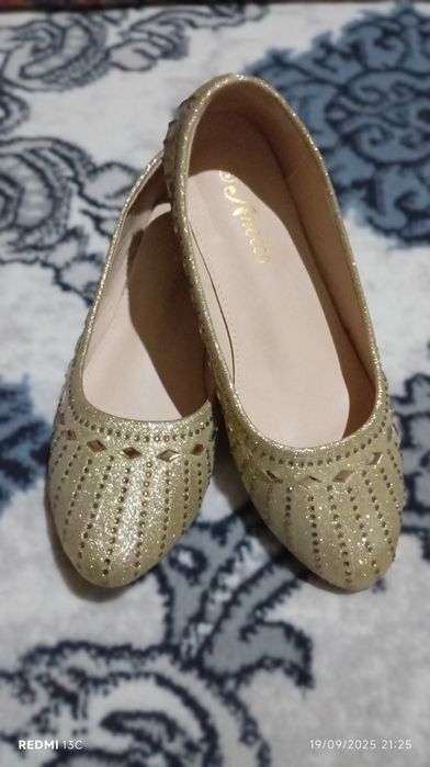 Kelinlar uchun oyoq kiyim