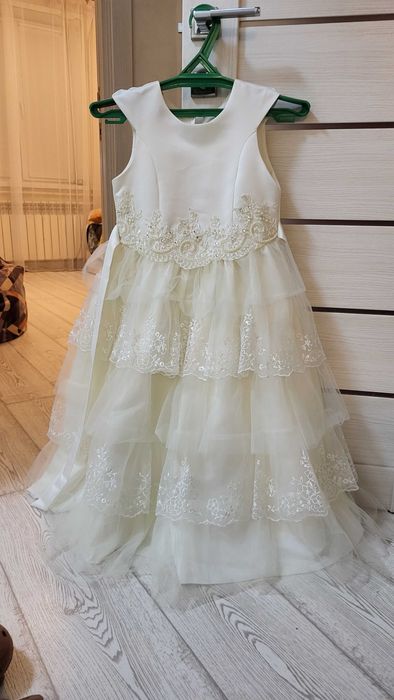 Продам красивое нарядное платье