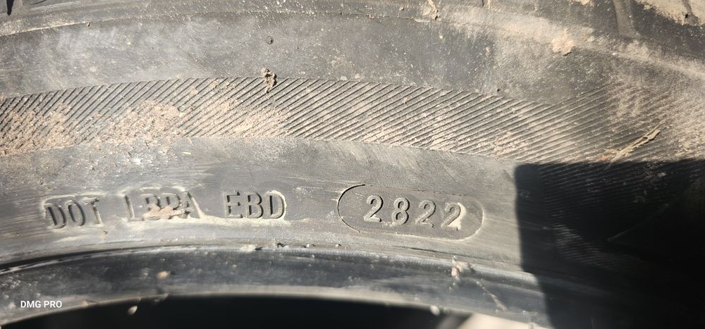 Гуми 235/45/19 дот 22г