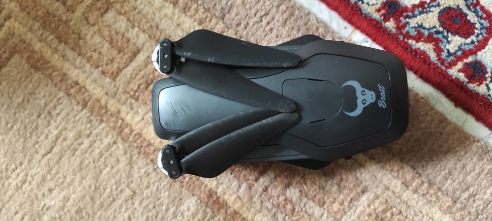 Дрон до 3 км с екстри и три батерии.