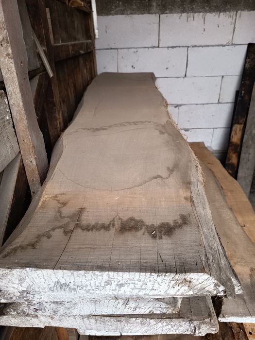 Vând dulapi nuc și cireș