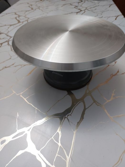 Поворотный столик для торта