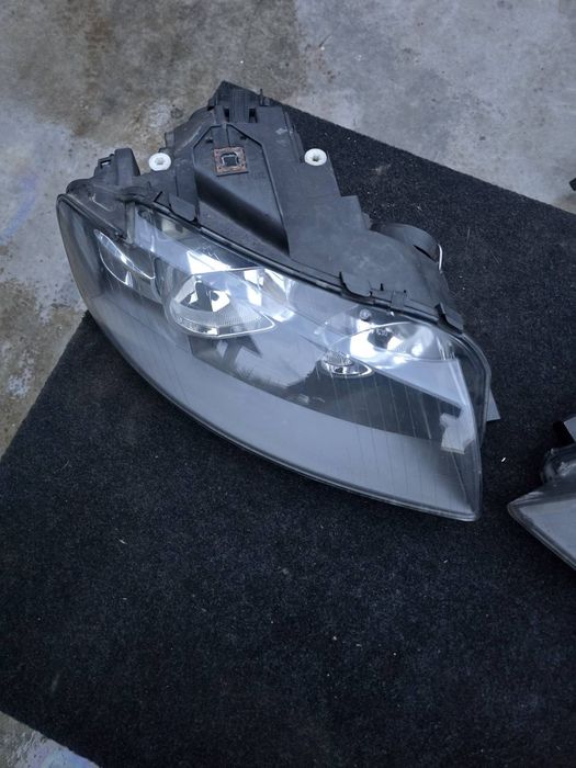 Фарове  ауди а3 8п ляв и десен