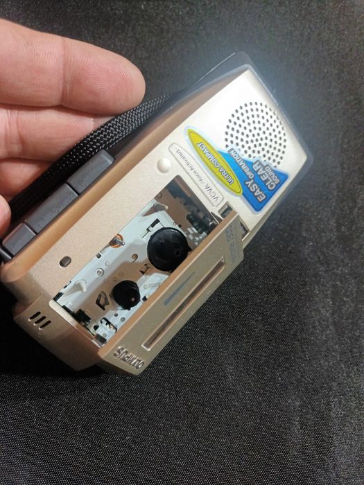 Reportofon Olympus J3000