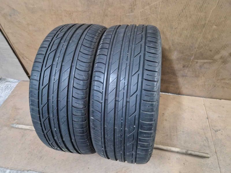 2 Bridgestone R18 225/40
летни гуми
DOT2420