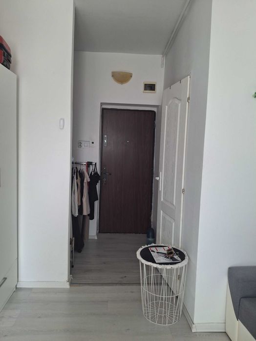 Vand garsonieră de 20mp la pretul de 35000€ negociabil.
