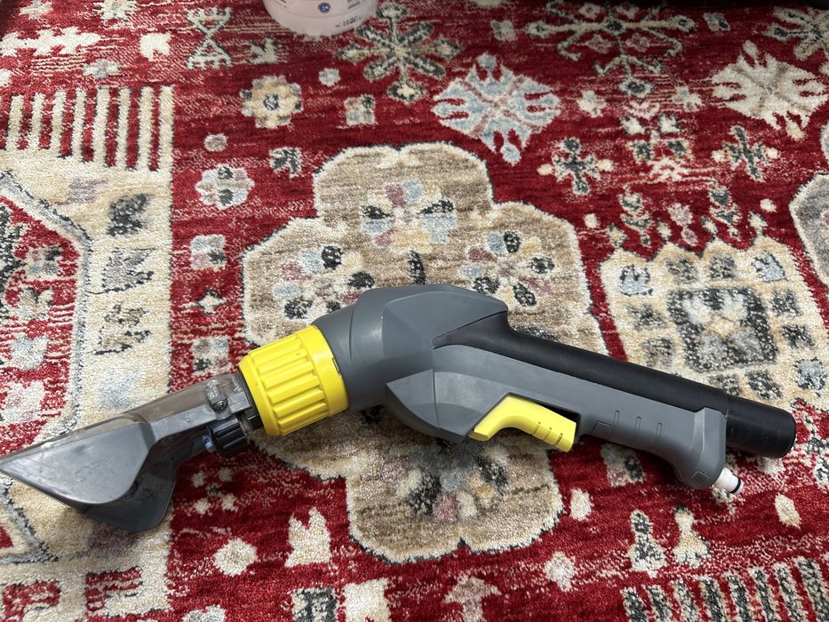 Моющий пылесос Karcher 8/1