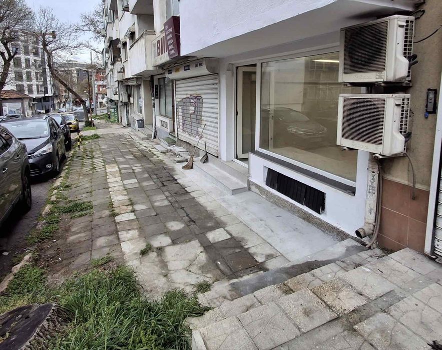 Помещение под наем подходящо за магазин или офис