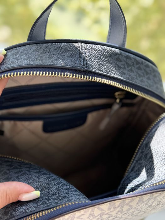 Продам рюкзак Michael kors