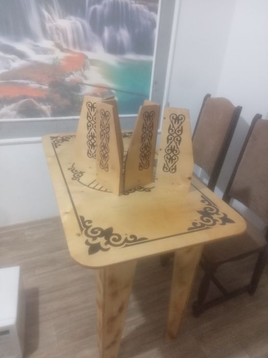 Срочно продам стол кухонный