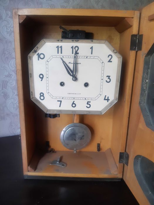 Часы настенные Янтарь советские