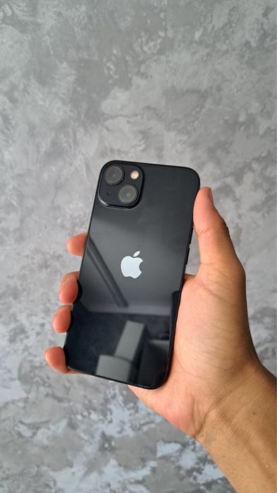 Продам IPhone 13