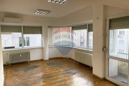 Дава се под наем Четиристаен апартамент в София, Център - 120 кв.м за 990 € - Снимка #3