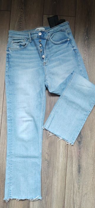 Дамски дънки 7€.