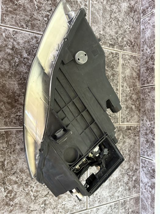 Десен фар за VW Passat b6 / Пасат б 6 Xenon