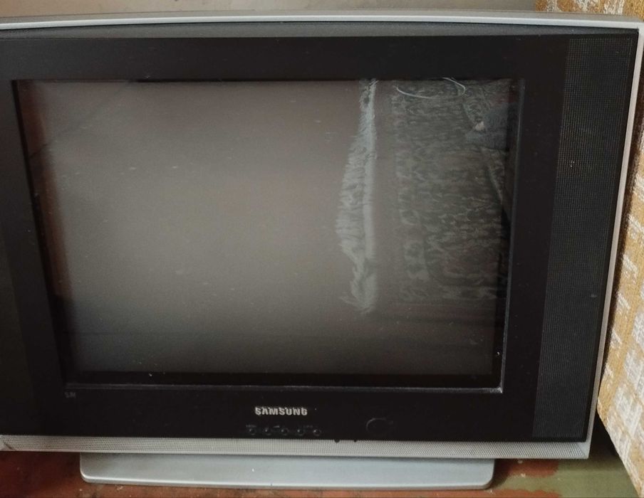 Телевизор Samsung slim fit