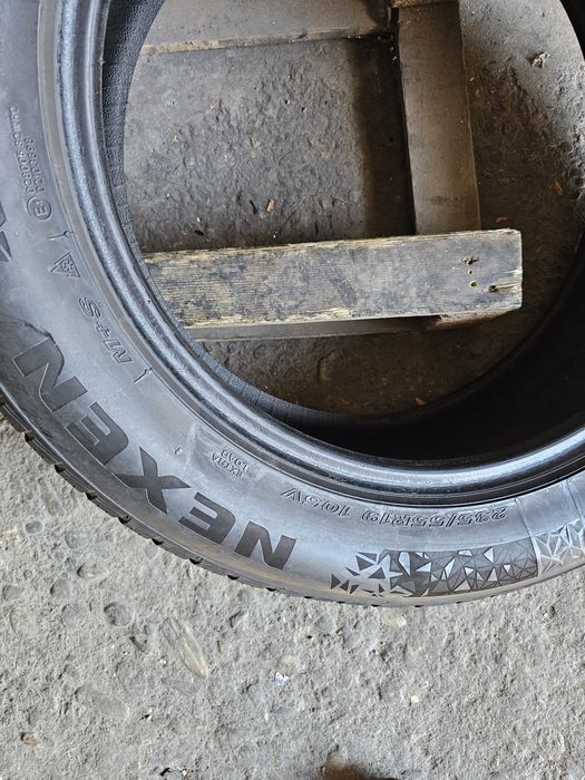 2 anvelope iarna 235 55 19 Nexen