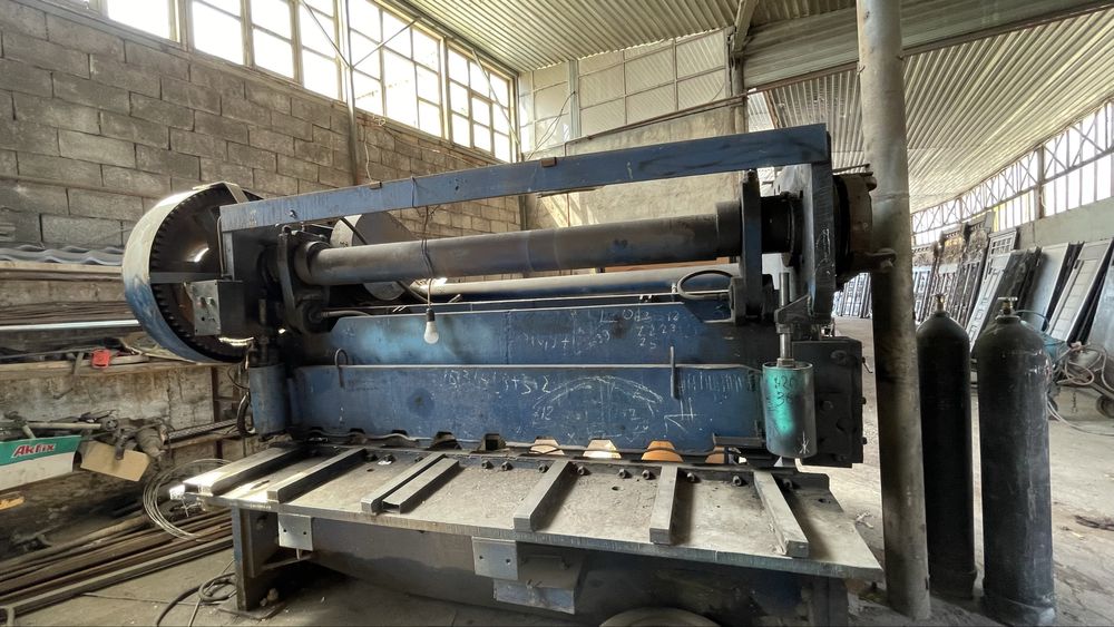 ГИЛЬОТИНА  для резки металла