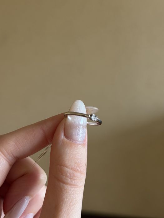 Кольцо серебряное с бриллиантом