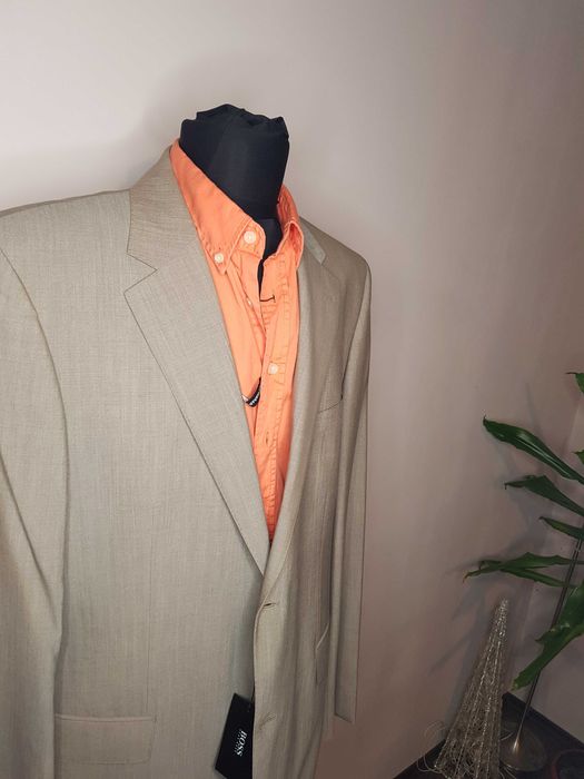 Hugo Boss Нов Оригинален мъжки костюм размер 44