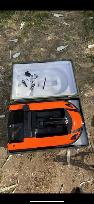 Лодка за захранка