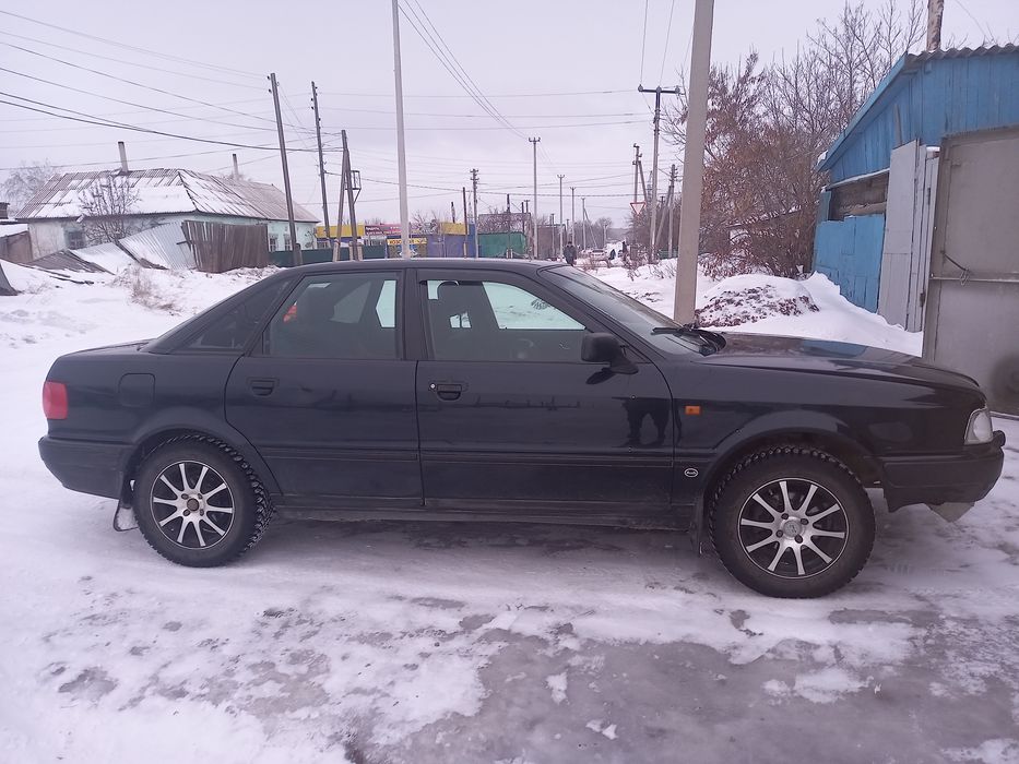 Продам машину ауди 80 б 4