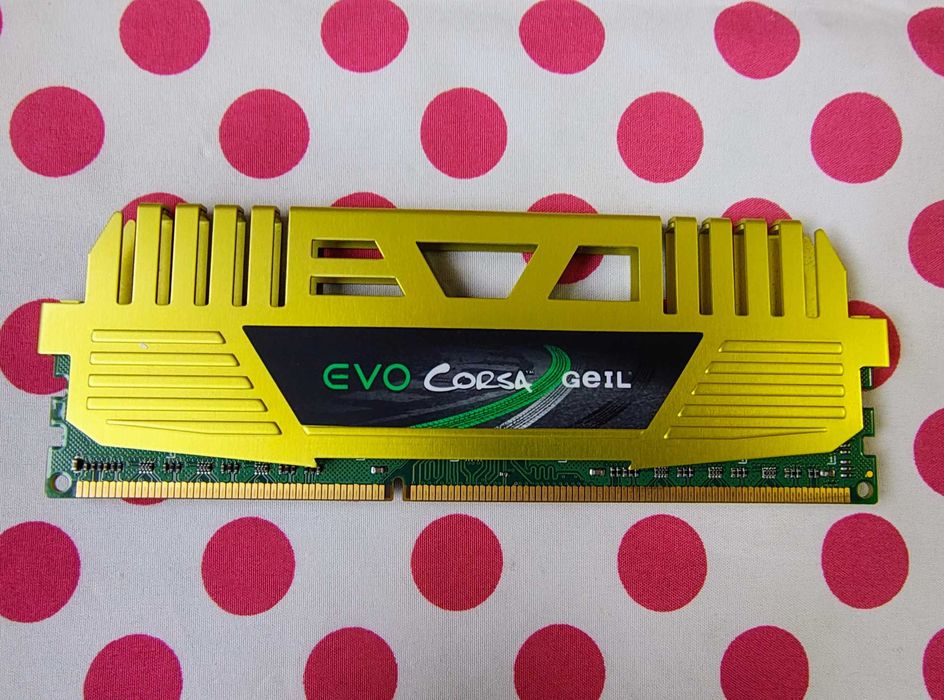Memorie Ram Geil Evo Corsa 8 GB (1X8) 1333Mhz DDR3 Desktop.