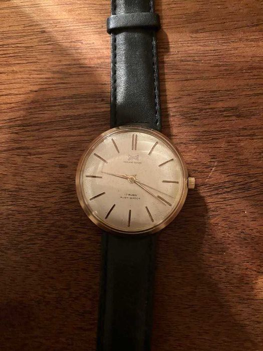 швейцарски часовник SOBIOR