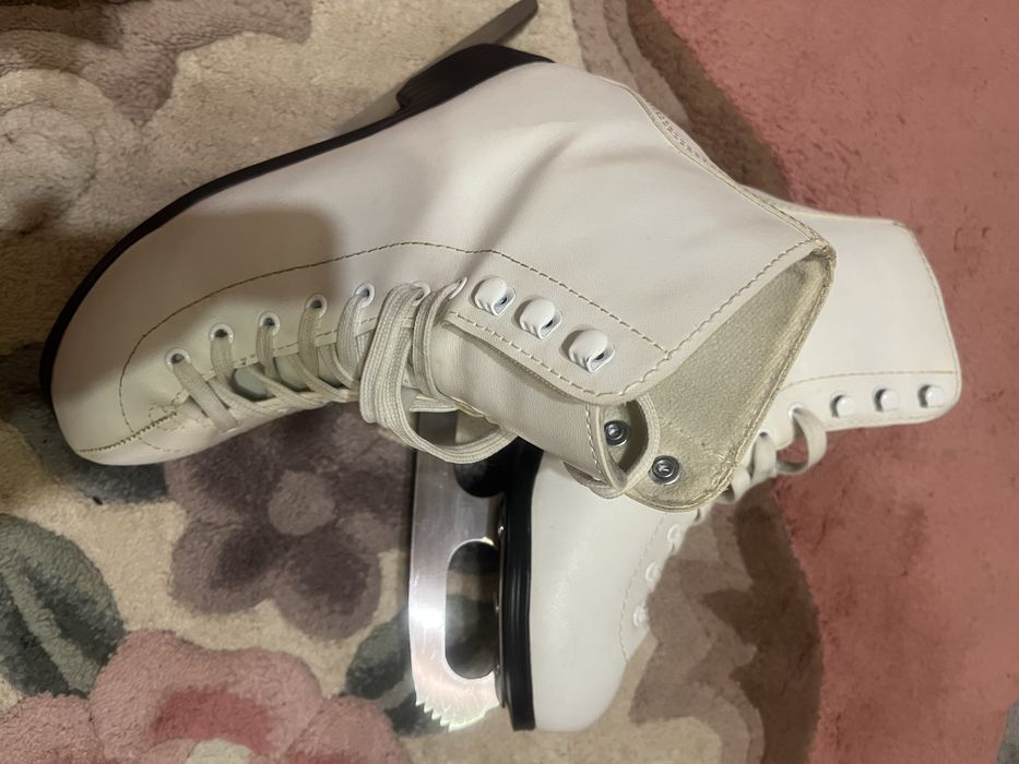 Продам коньки для девочки