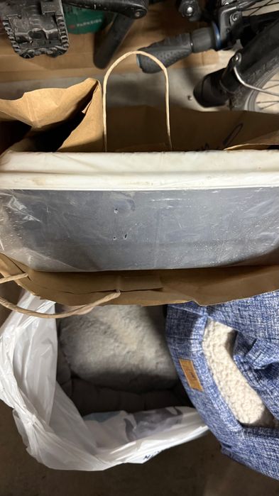 Къщичка за котка + тоалетна + легълце