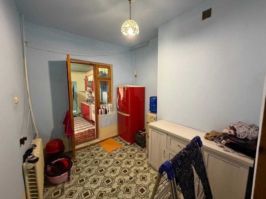 Продаётся 2х комн квартира на 1 этаже Ор-р  5 микрорайон Навруз