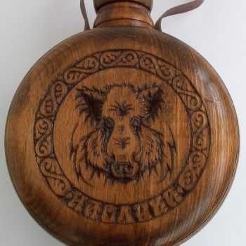 Бъклица с дърворезба