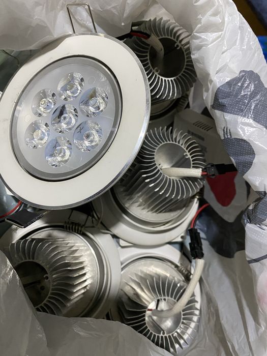 Продам спот 5 штук все рабочие