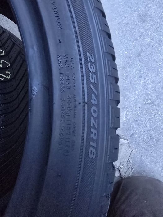 2 Anvelope  Hankook 235/40 ZR18  M/S (All Seasson) Impecabile.