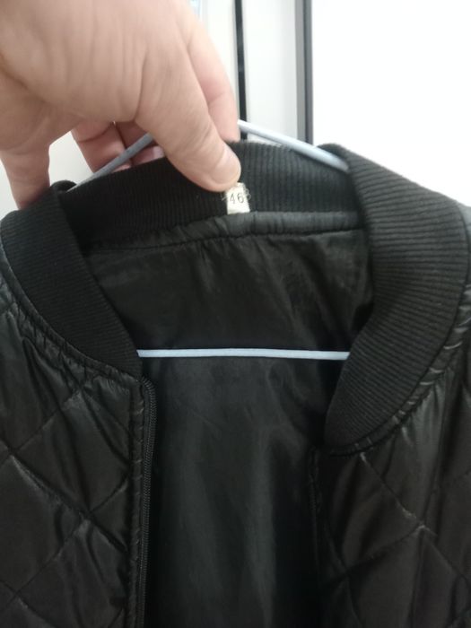 Продам куртку на весну осень