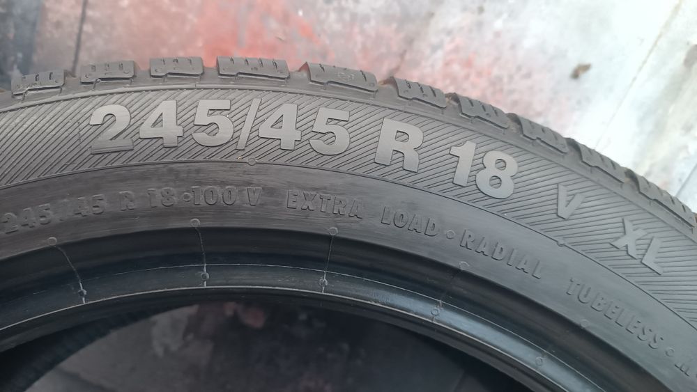 245/45/18 Barum .