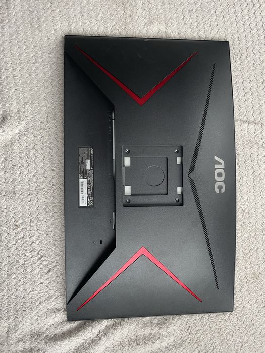 Монитор aoc 27 инча 240hz със счупен дисплей