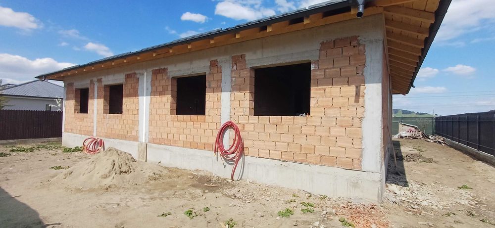 Casa tip duplex pe parter