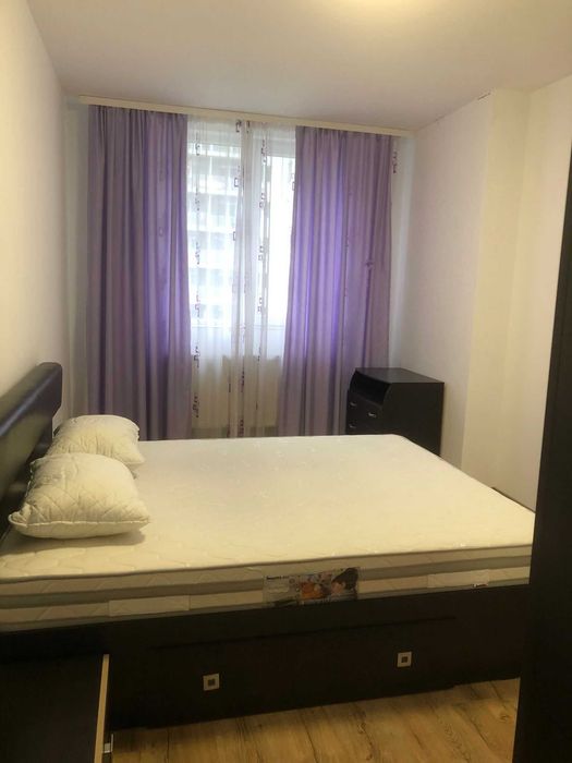 Dau in chirie apartament cu 3 camere in Iris