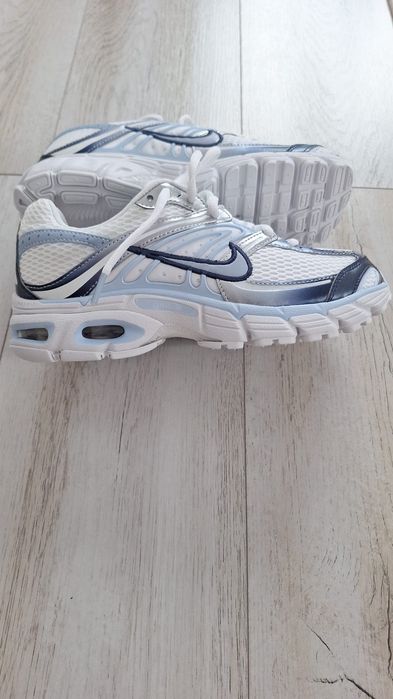 Adidași noi originali nike