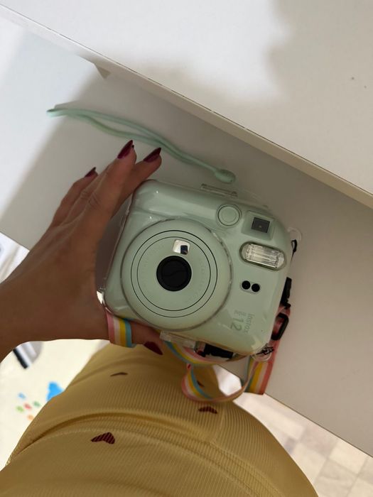 Моментальная фотоаппарат