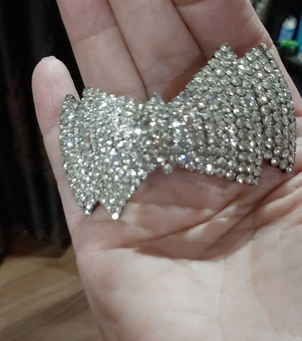 Заколка для волос нарядная новая