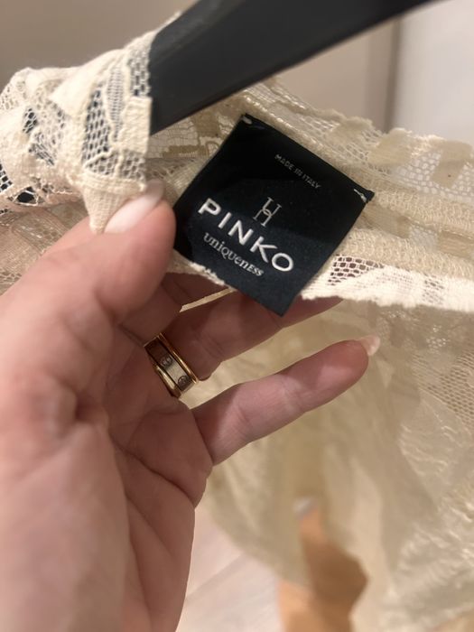Pinko оригинална дантелена блуза в нежен ivory нюанс