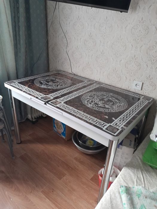 Стол раздвижной  стеклянный