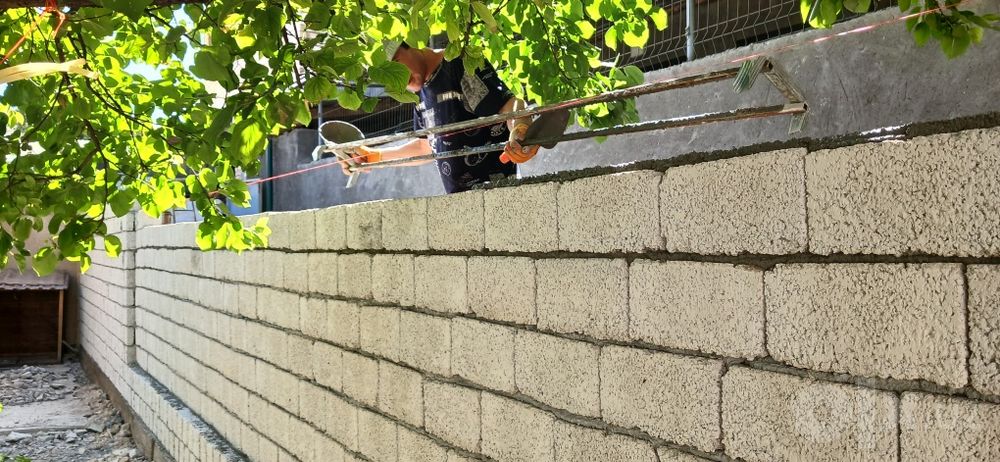 Shlakablok terish.Beton quyish xizmatlari mavjud
