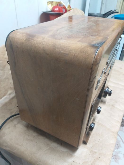 Aparat de radio cu lampi, antebelic