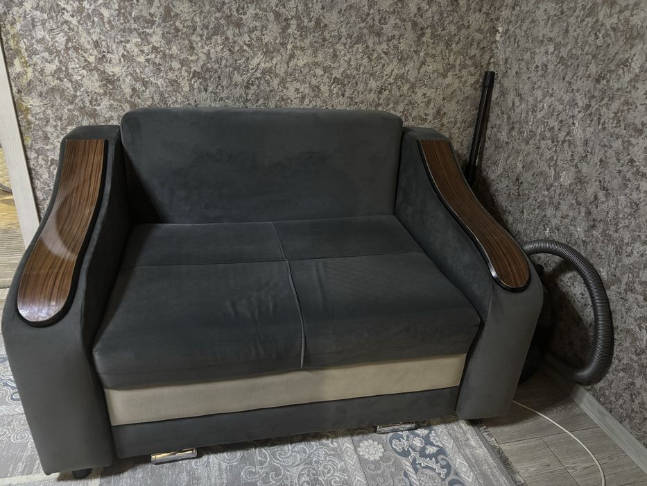 Продам диван и кресло +мини диван