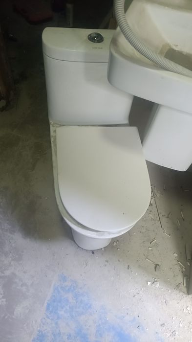 Раковина и унитаз