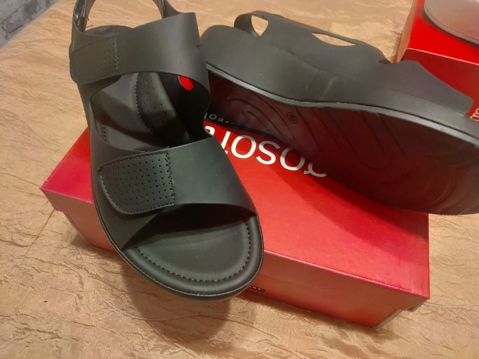 Дамски сандали..