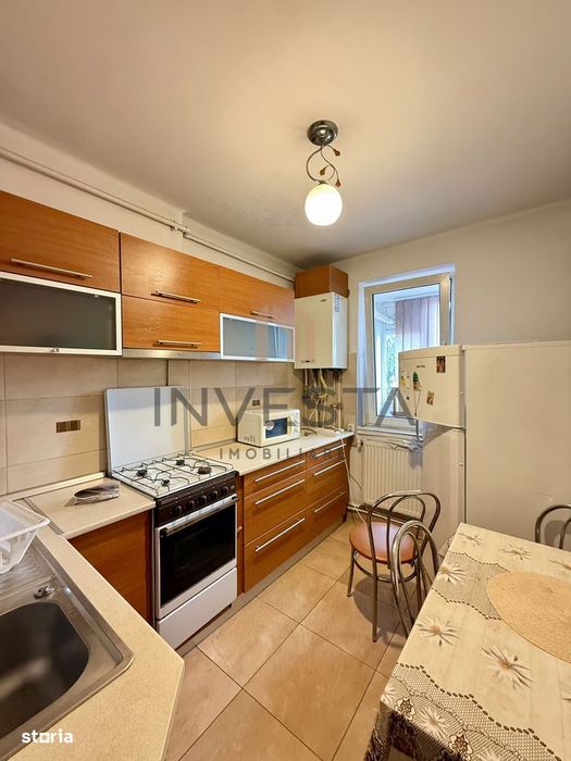 Oportunitate Centru – apartament 2 camere + loc de parcare și garaj